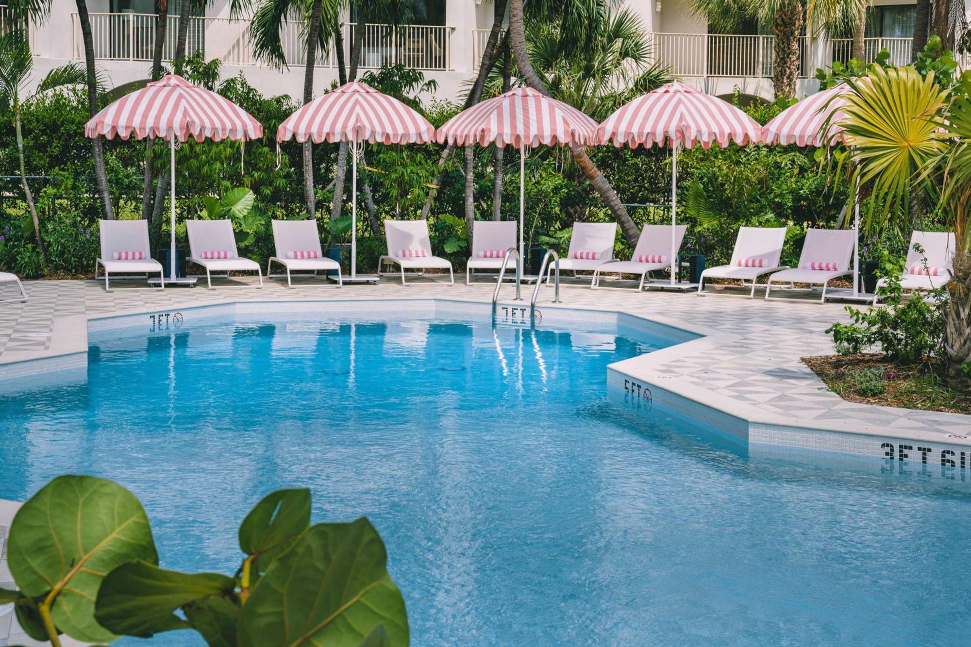 Hampton By Hilton Grand Cayman Seven Mile Beach George Town Exteriér fotografie