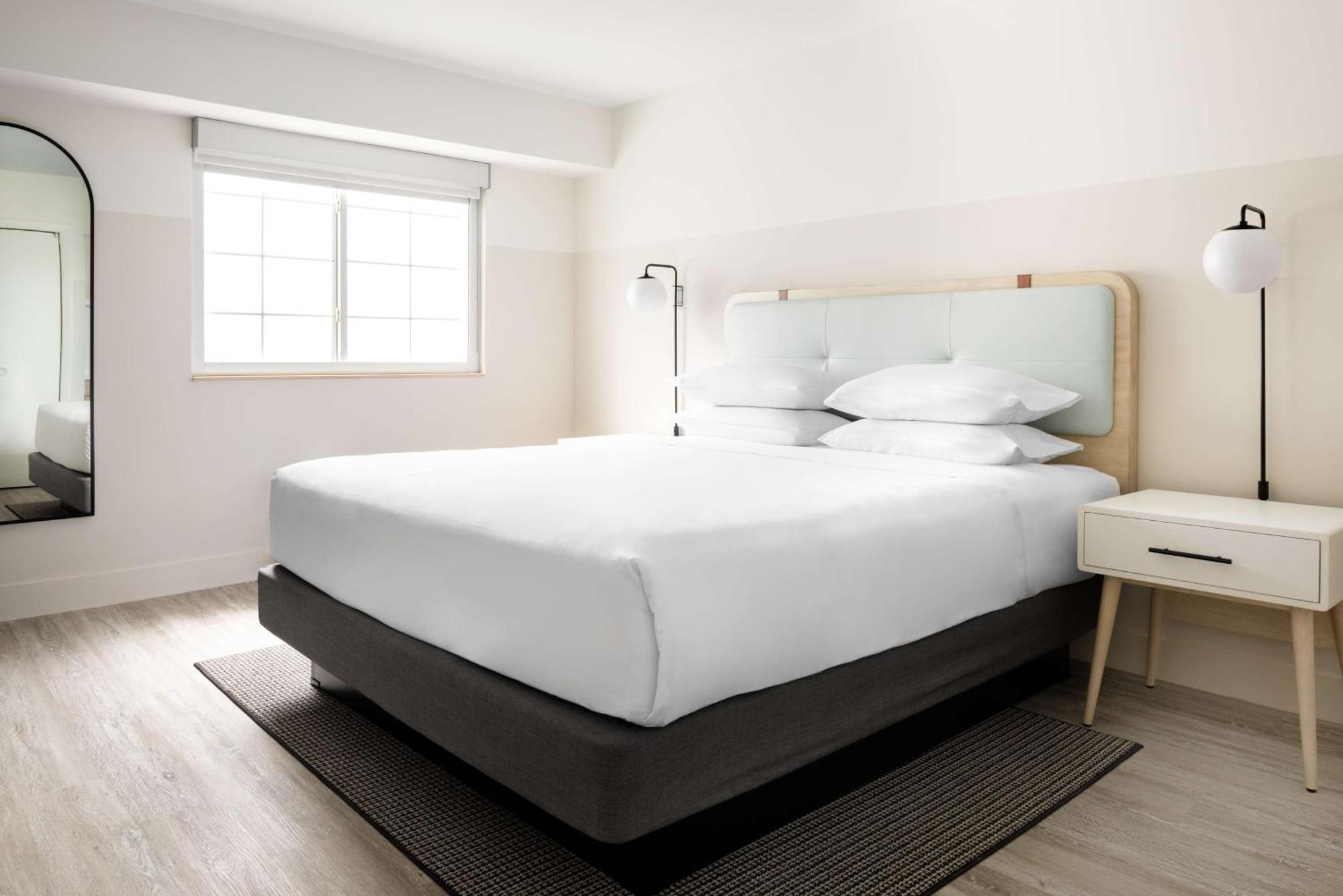 Hampton By Hilton Grand Cayman Seven Mile Beach George Town Exteriér fotografie