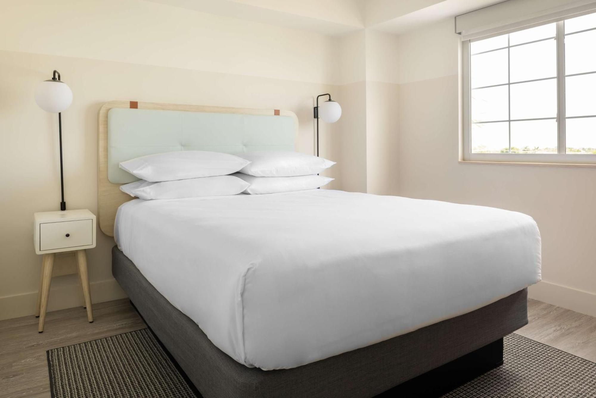 Hampton By Hilton Grand Cayman Seven Mile Beach George Town Exteriér fotografie