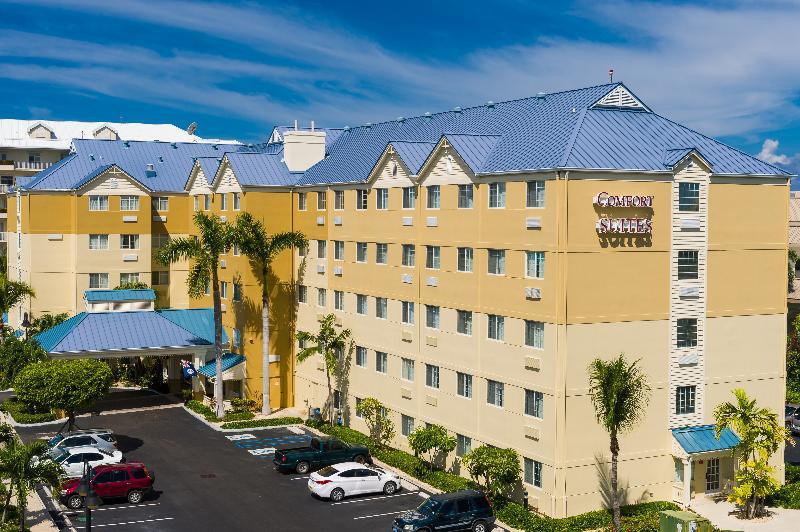 Hampton By Hilton Grand Cayman Seven Mile Beach George Town Exteriér fotografie